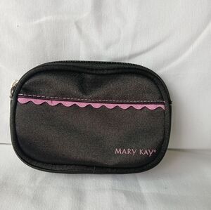 Mary Kay‎ Black Cosmetic Pouch with Pink Interior